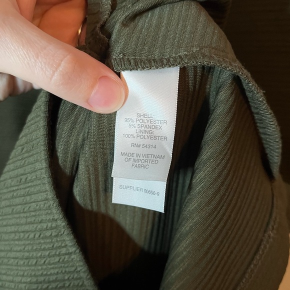 Bisou Bisou | Sleeveless Grommet Shoulder Bodycon Dress in Olive Green Size 8 - Picture 3 of 6